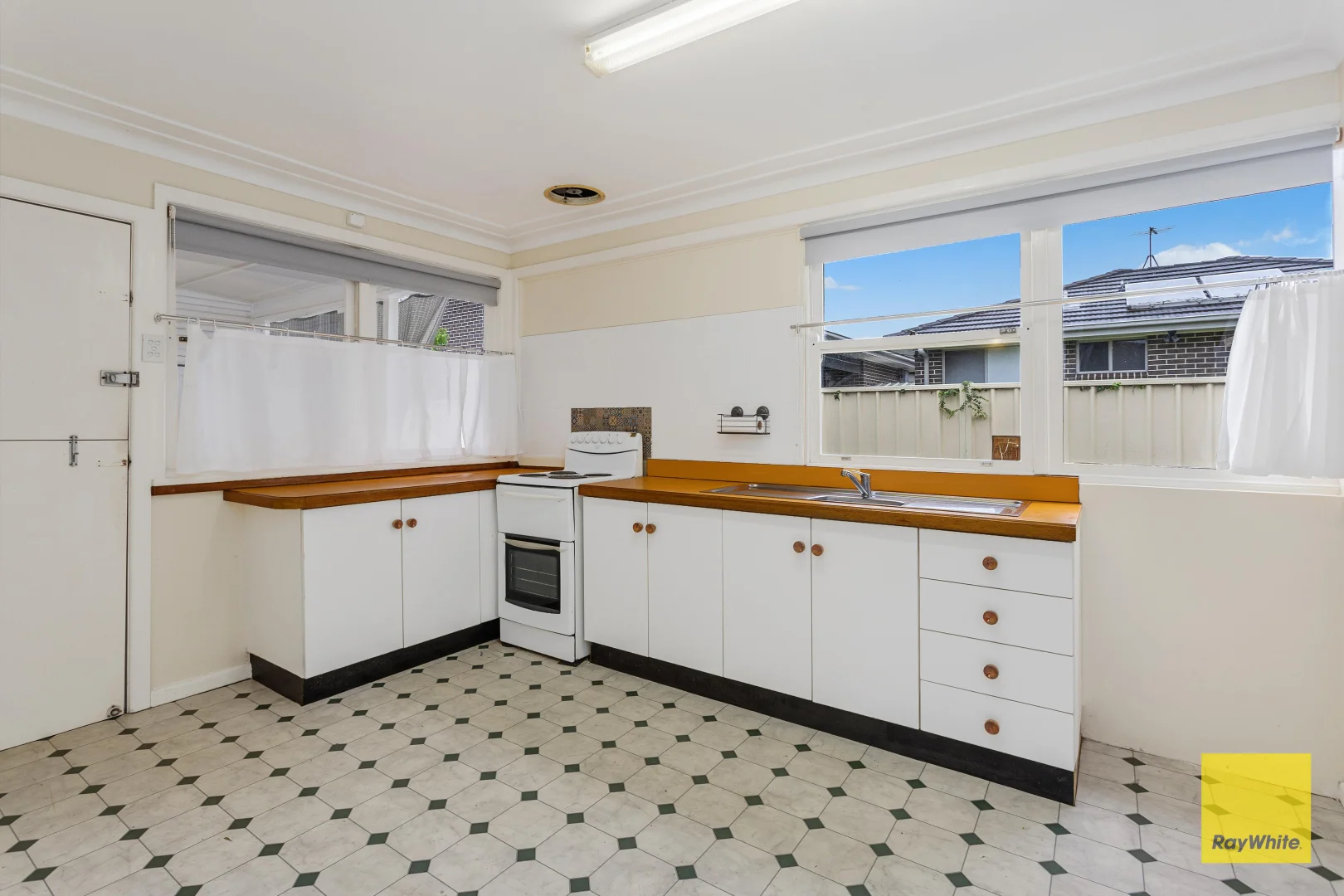 Additional image 2 of 2/75 Ballandella Road, Toongabbie NSW 2146