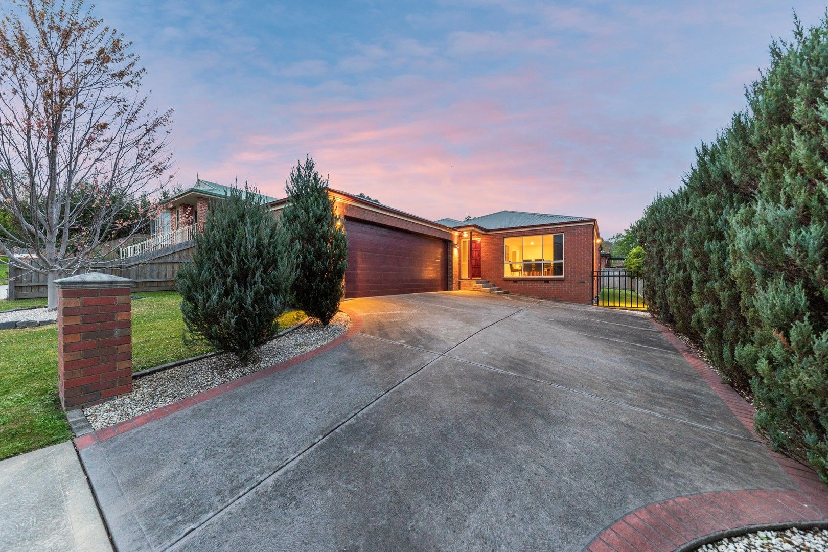 3 bedrooms House in 14 Mcgill Court PAKENHAM VIC, 3810
