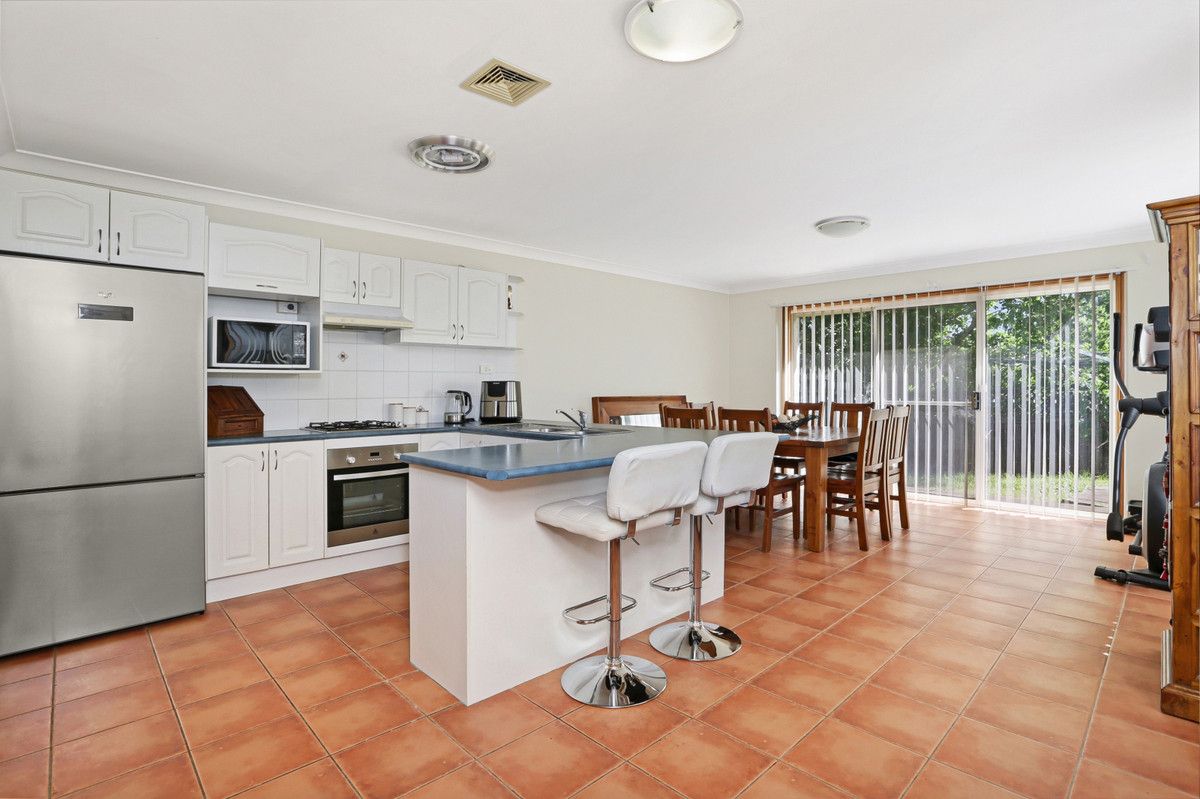 25 Pickets Place, Currans Hill NSW 2567, Image 2