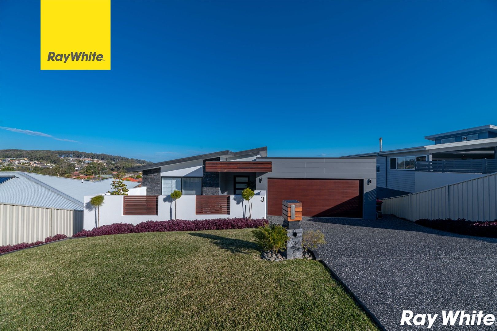 4 bedrooms House in 3 Narran Close FORSTER NSW, 2428
