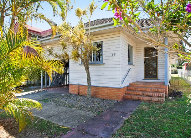 44 Bailey Street, Woody Point QLD 4019