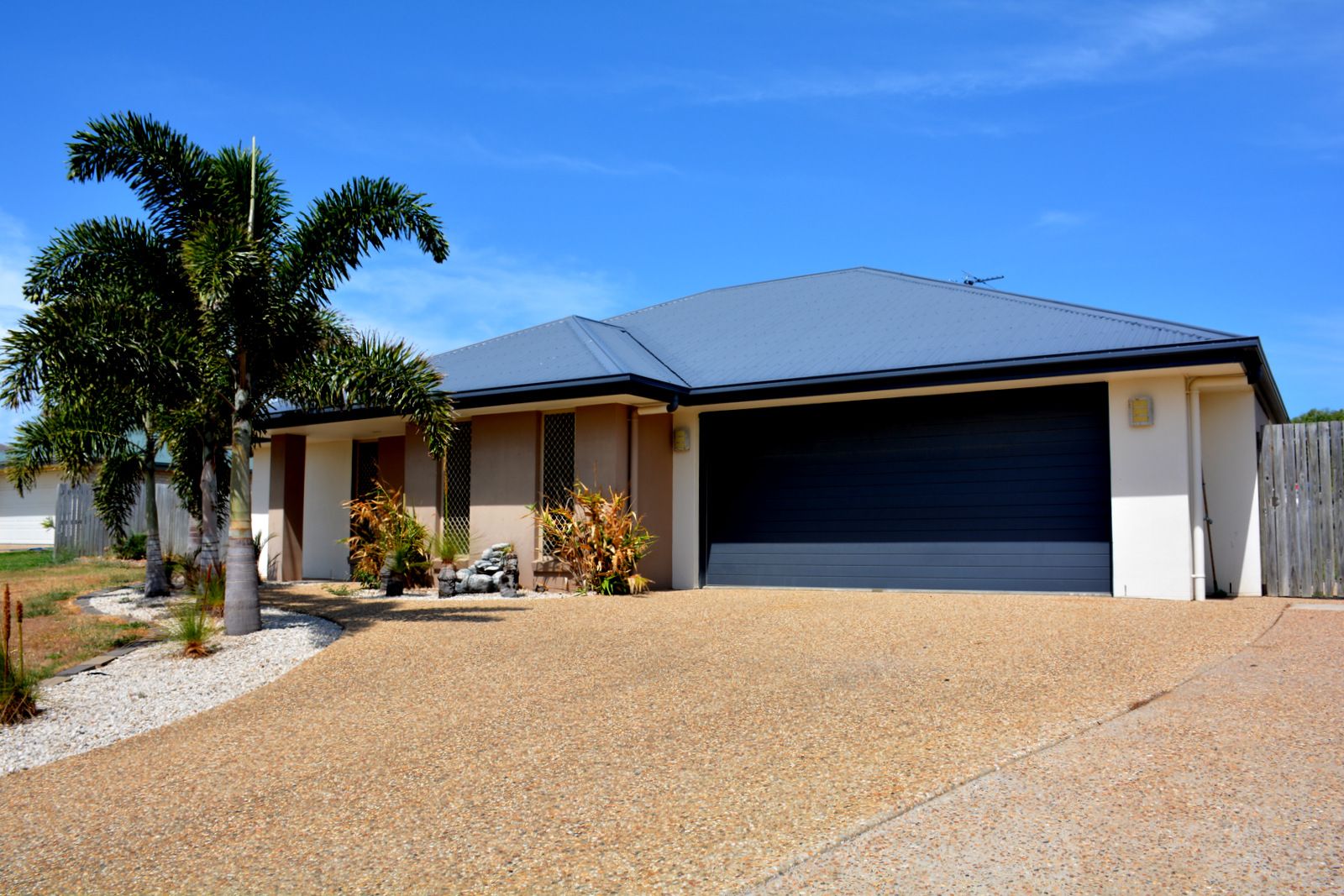 17 Spinnaker Drive, Mulambin Property History & Address Research Domain