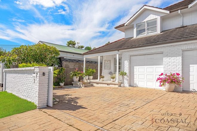 Picture of 1/7 Ocean View Drive, WAMBERAL NSW 2260