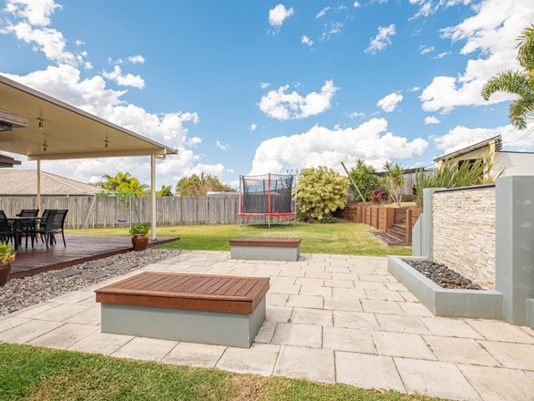 12 Chairmans Close, Jones Hill QLD 4570