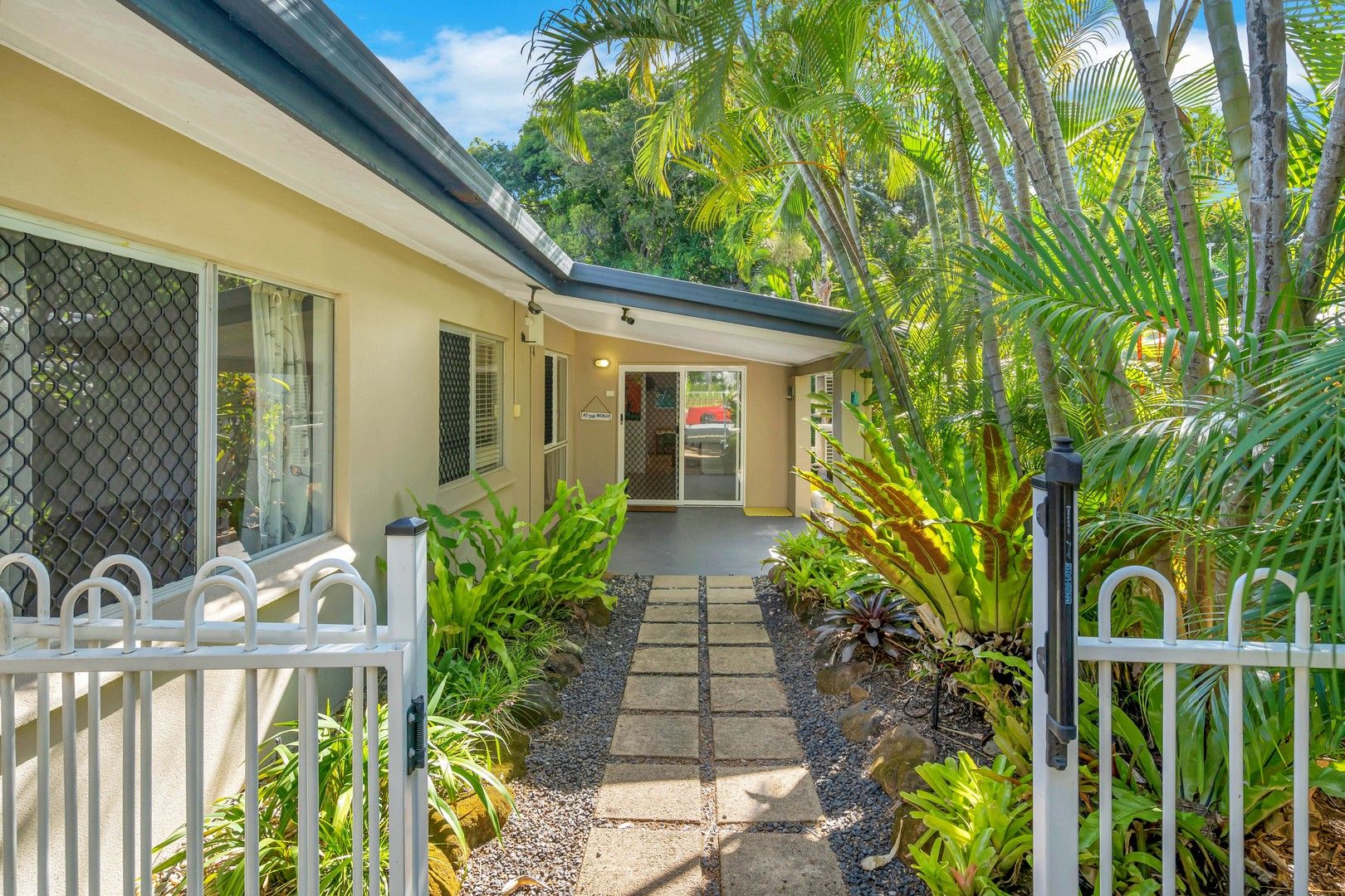 4 bedrooms House in 65 Guide Street CLIFTON BEACH QLD, 4879