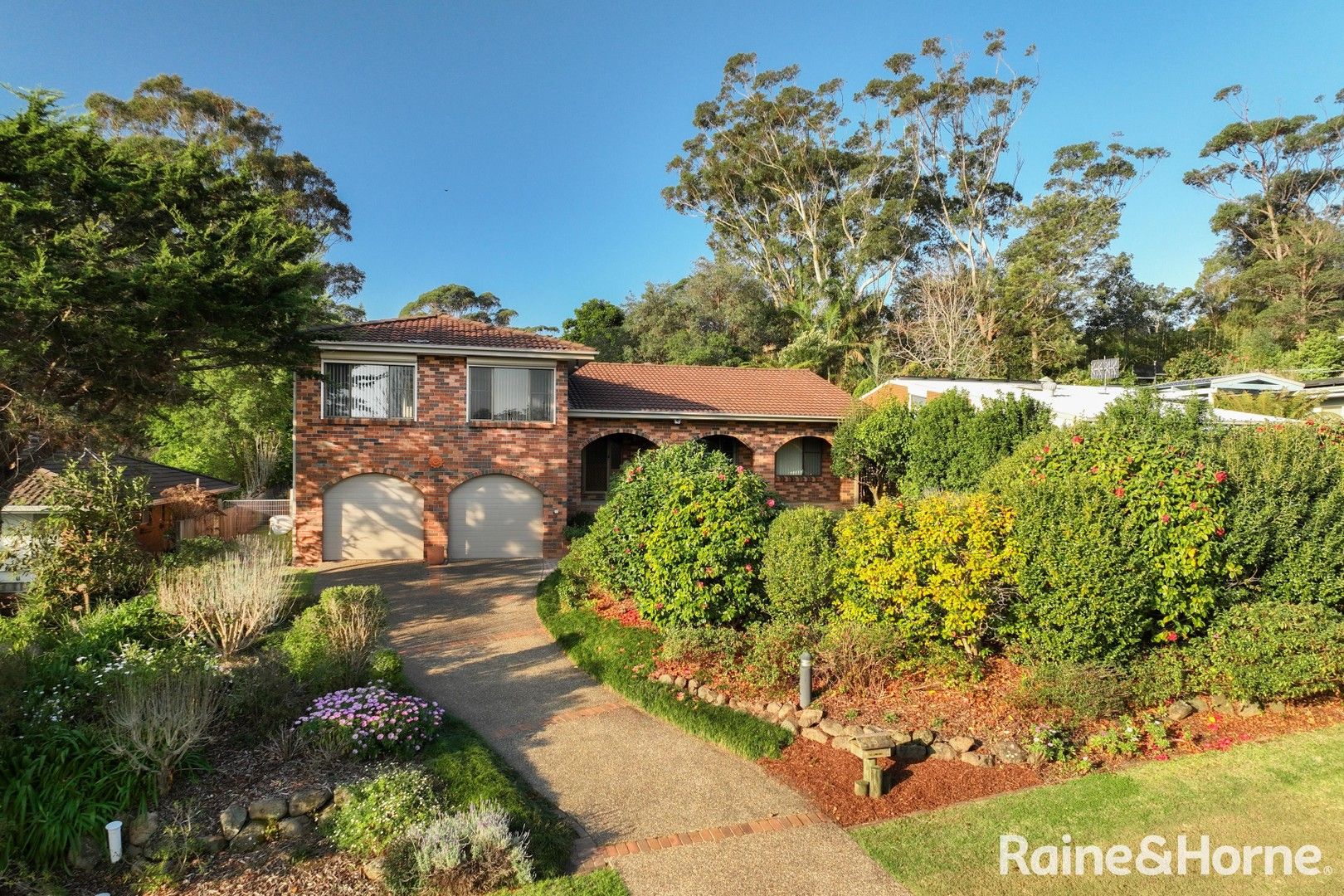 4 bedrooms House in 5 Bond Place MOLLYMOOK BEACH NSW, 2539