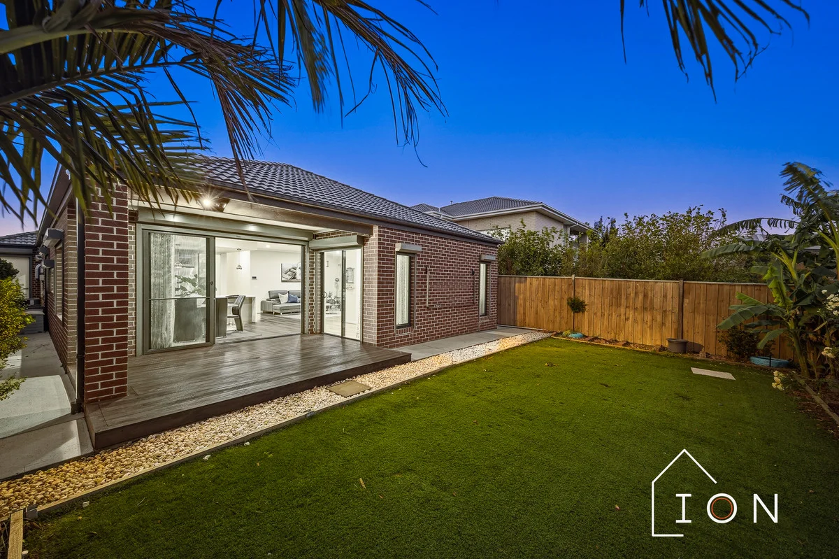 Additional image 35 of 8 Bluebank Avenue, Clyde North VIC 3978