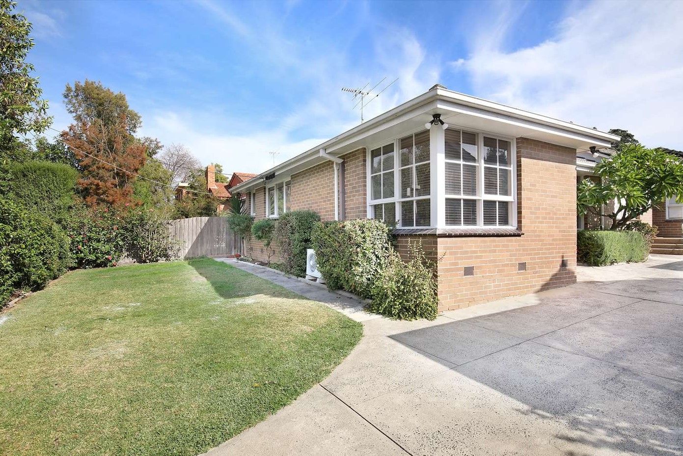 2 bedrooms Apartment / Unit / Flat in 1/17 Clyde Street KEW EAST VIC, 3102