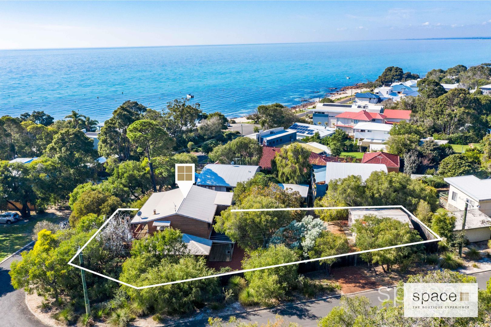 10 Bay View Crescent, Dunsboroug Property History & Address Research