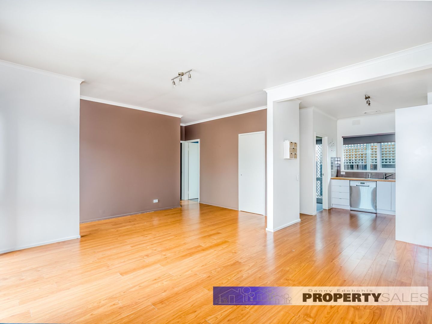 1/5 Hyland Street, Moe VIC 3825, Image 2