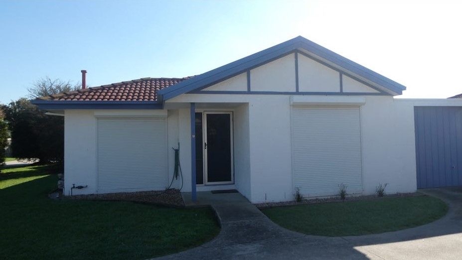 2 bedrooms House in 19 Perovic Place CHELSEA HEIGHTS VIC, 3196