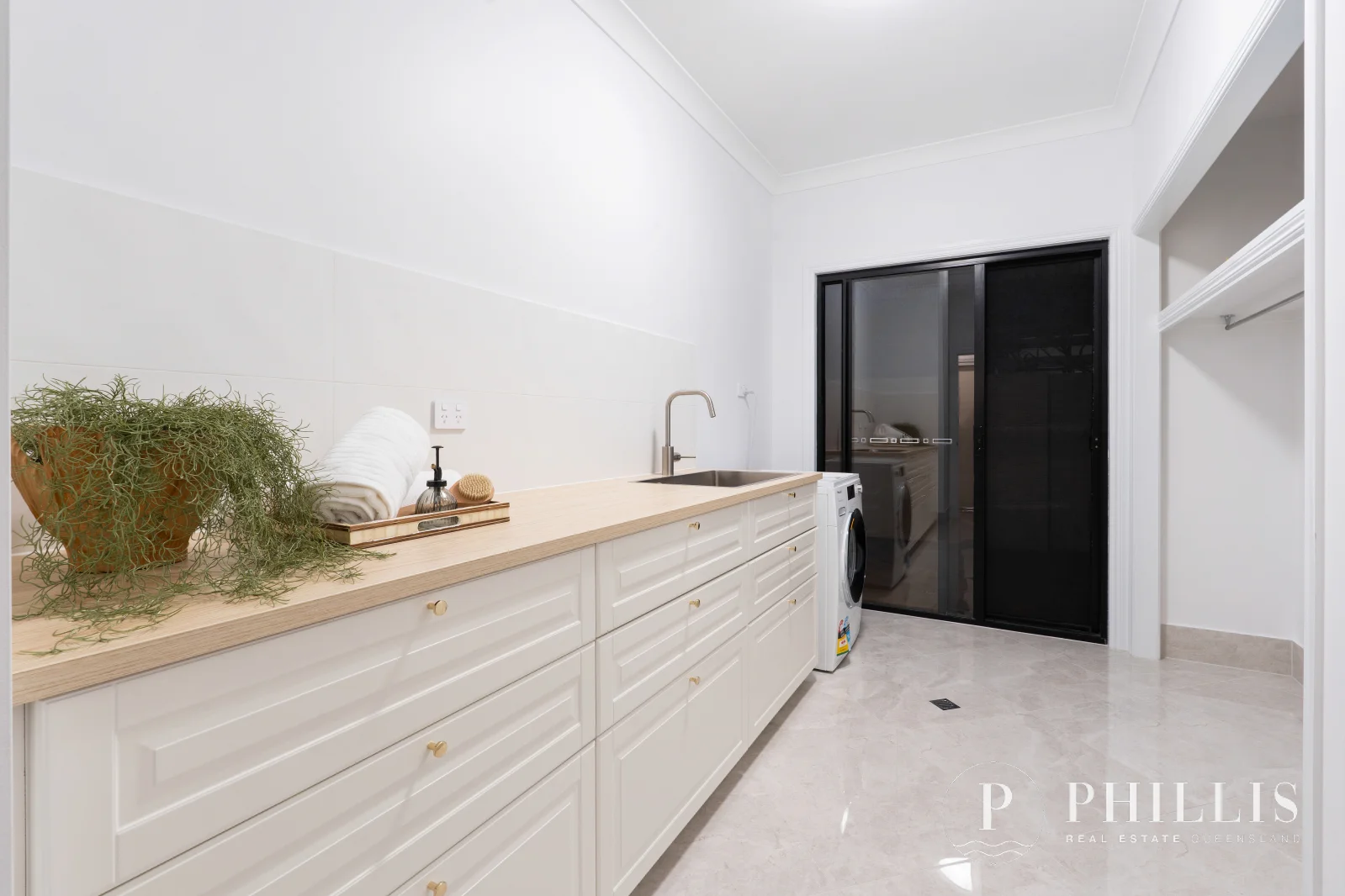 Additional image 65 of 3166 Riverleigh Drive, Hope Island QLD 4212