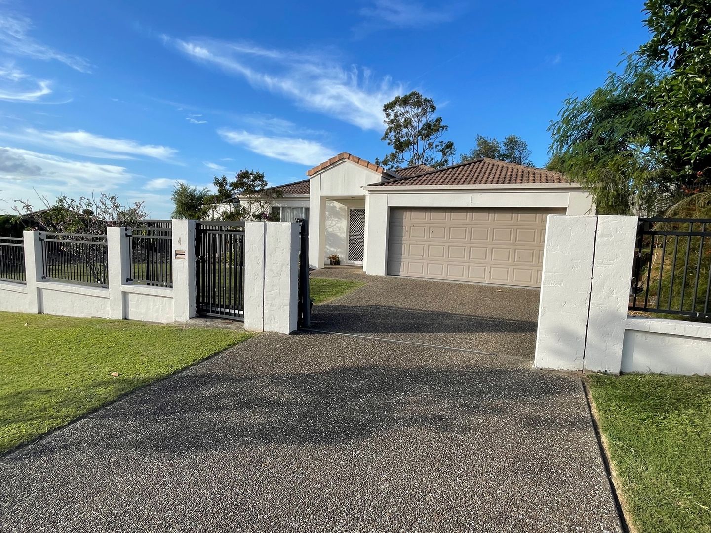 4 Daintree Drive, Parkwood Property History & Address Research Domain