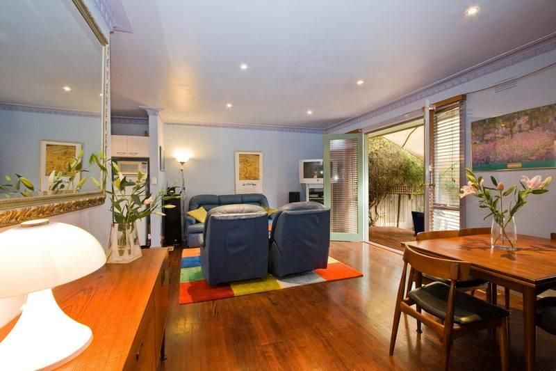 2 Marmara Drive, ELSTERNWICK VIC 3185, Image 2