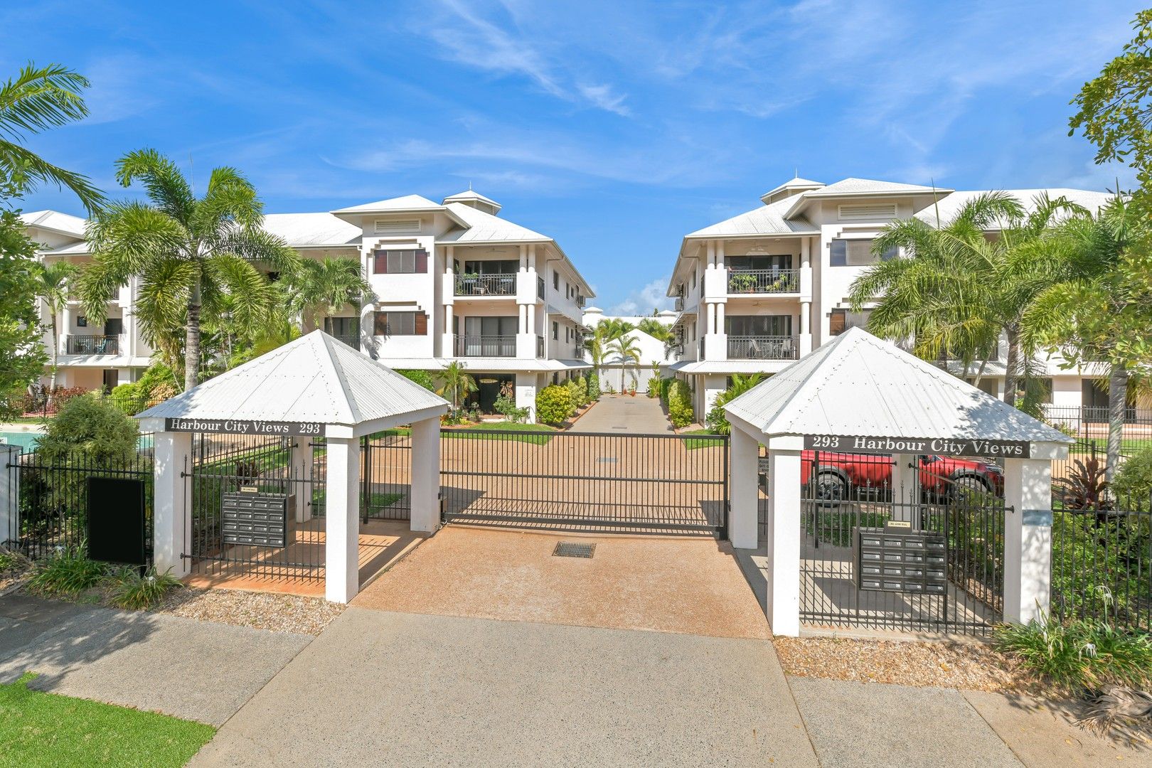 2 bedrooms House in 13/293-301 Esplanade CAIRNS NORTH QLD, 4870