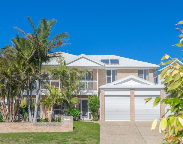 18 Clipper Close, Caves Beach NSW 2281