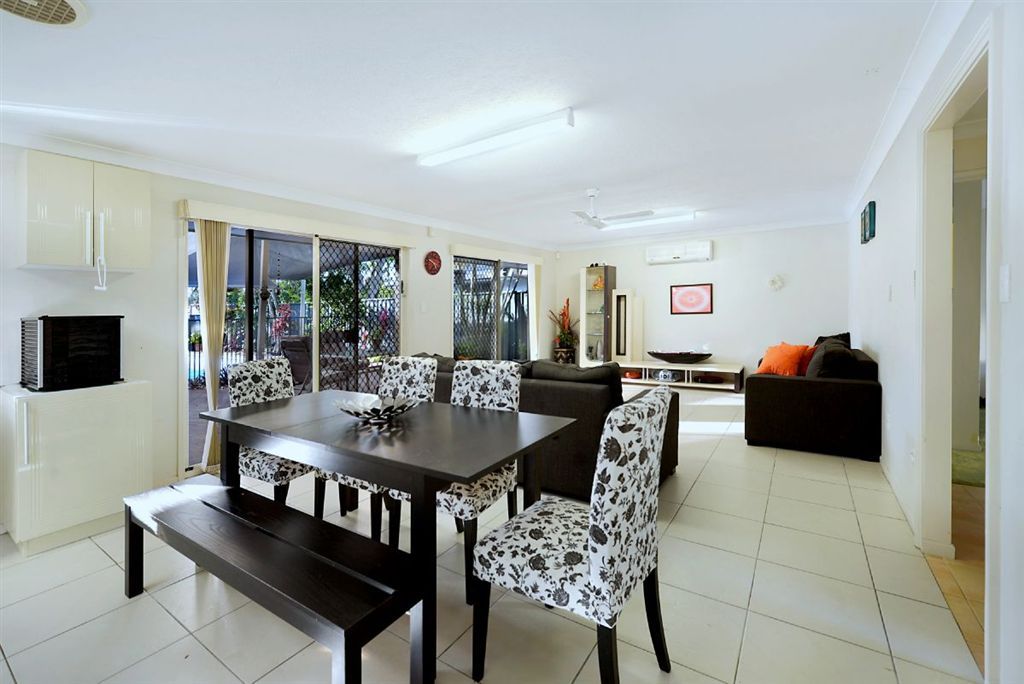 49 Fairway Drive, Clear Island Waters QLD 4226, Image 2