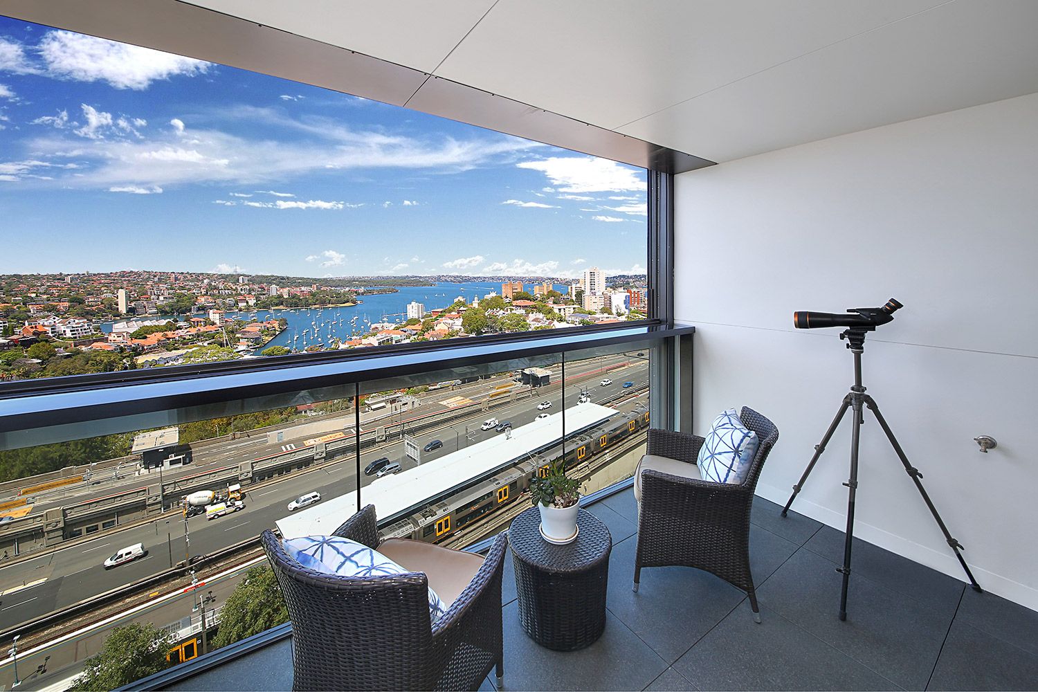 1405/88 Alfred Street, Milsons Point NSW 2061, Image 2