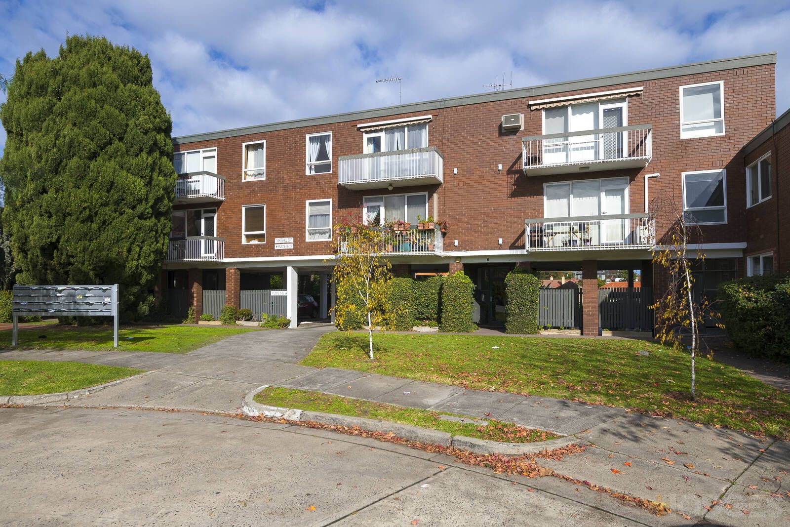 14/1 Whitehall Court, Caulfield North VIC 3161, Image 2