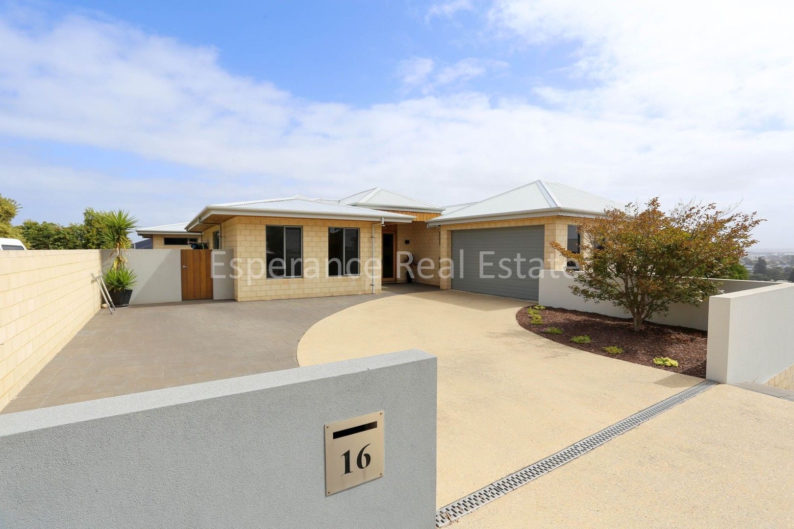 4 bedrooms House in 16 Orr Street WEST BEACH WA, 6450