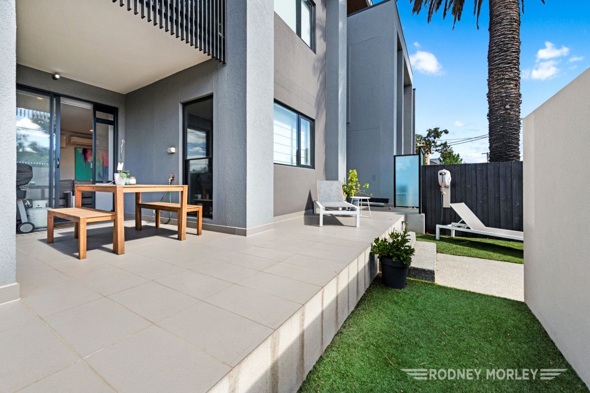 2/2 Denman Avenue, St Kilda East VIC 3183, Image 1