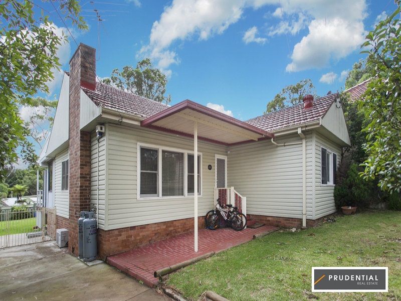 693 Henry Lawson Drive, East Hills NSW 2213, Image 0