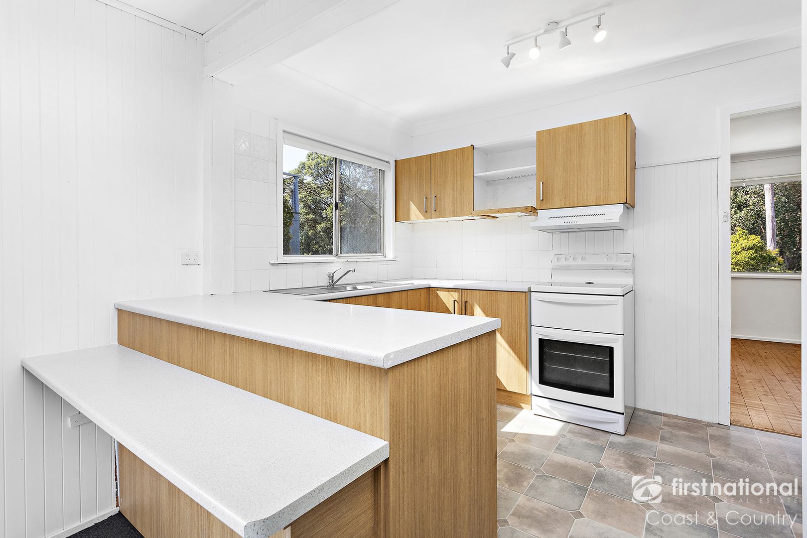 35 Woolstencraft Street, Shoalhaven Heads NSW 2535 House For Rent