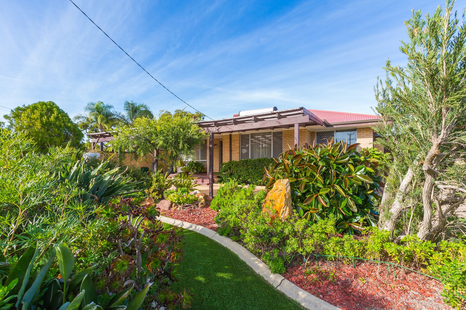 2 bedrooms House in 201 Eudoria Street GOSNELLS WA, 6110