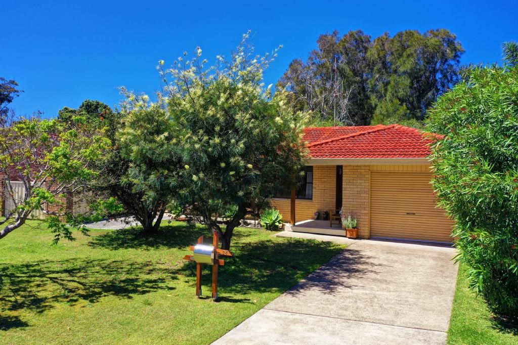 3 bedrooms House in 24 VICTOR AVE FORSTER NSW, 2428