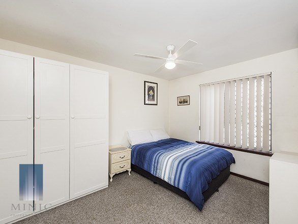 2/1 Clydesdale Street, Como WA 6152