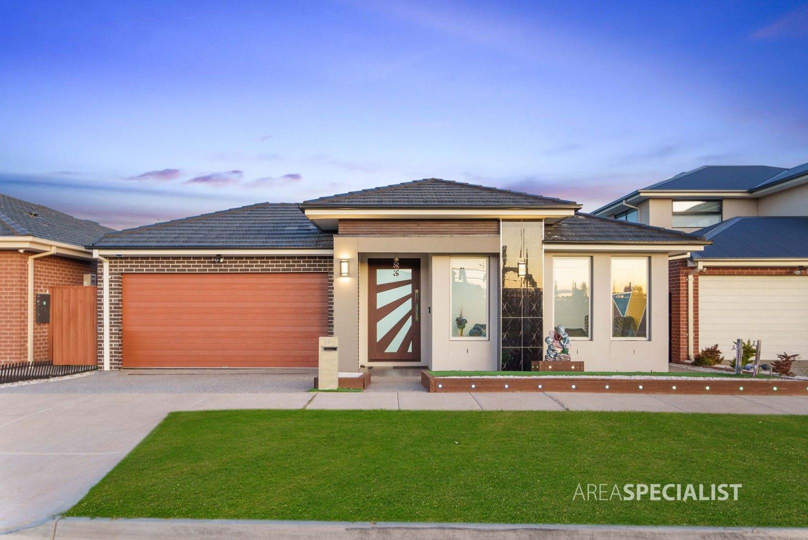 4 bedrooms House in 27 Marmalade Road MANOR LAKES VIC, 3024