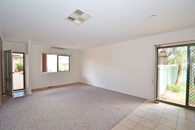 4/24 Latz Crescent, Larapinta NT 0870, Image 2