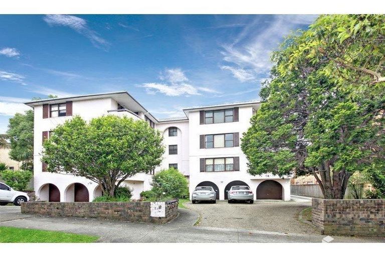 2 bedrooms Apartment / Unit / Flat in 4/2 Cecil Street ASHFIELD NSW, 2131