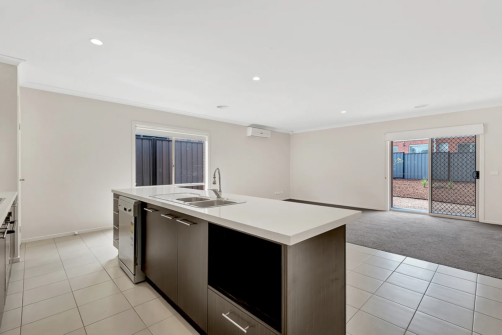 Additional image 4 of 70 Bridgehaven Close, Craigieburn VIC 3064