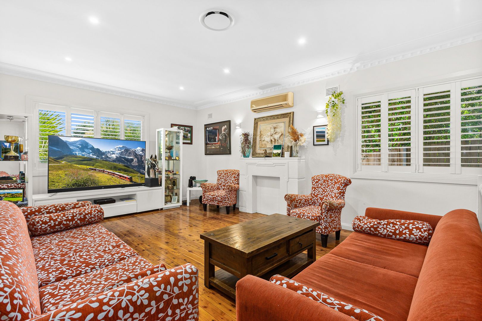 8 Roberts Avenue, Mortdale NSW 2223, Image 1