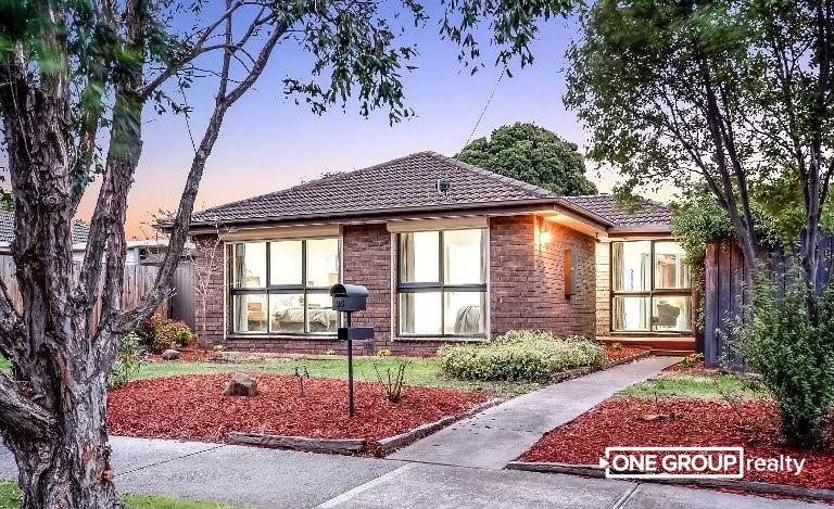 3 bedrooms House in 35 Second Avenue CRAIGIEBURN VIC, 3064