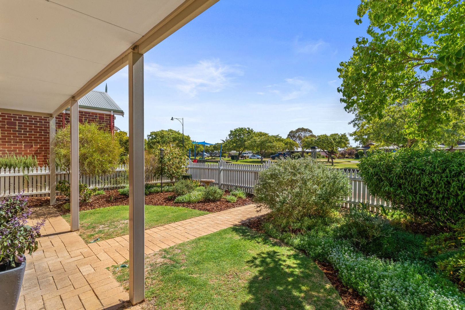 7 Chorus Circle, Atwell WA 6164, Image 2