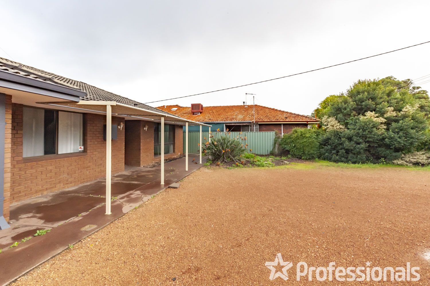 5 bedrooms House in 32 Fifth Road ARMADALE WA, 6112