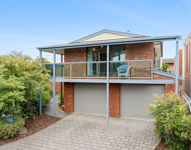 5 The Fairway , North Geelong VIC 3215