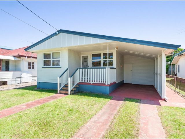 14 Westbrook Street, Woody Point QLD 4019