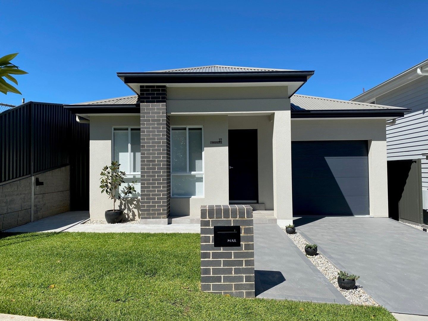 3 bedrooms House in 37 Lomandra Crescent CALDERWOOD NSW, 2527