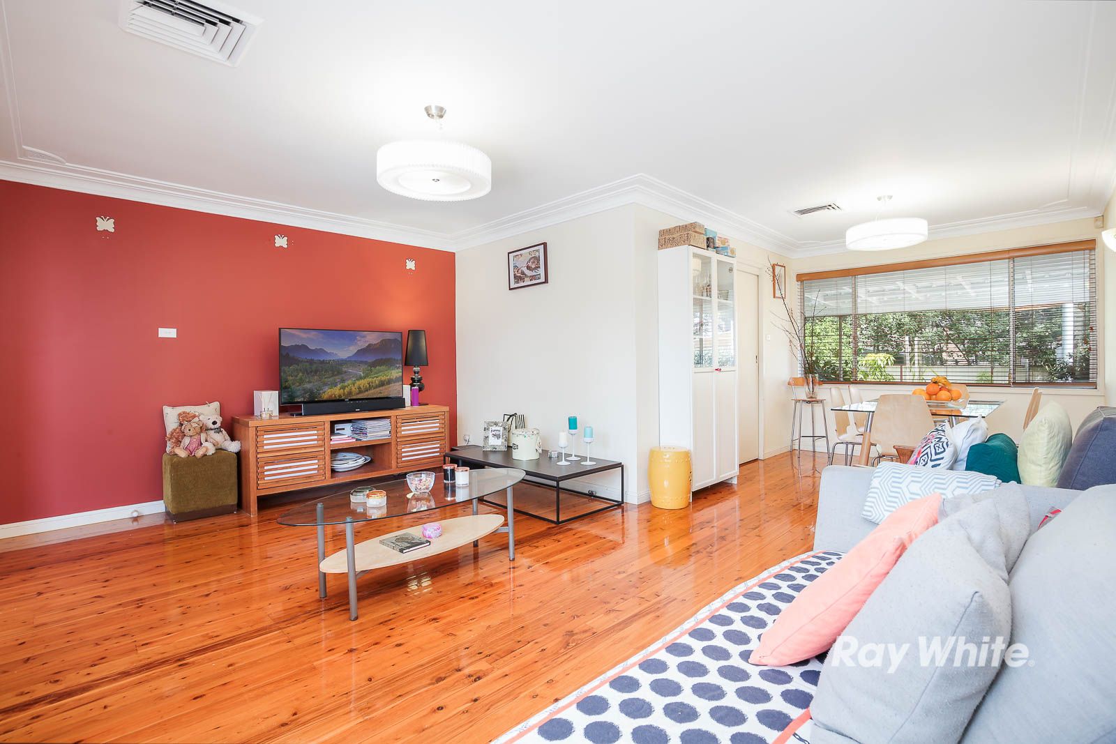 4 Brucedale Drive, Baulkham Hills NSW 2153, Image 2