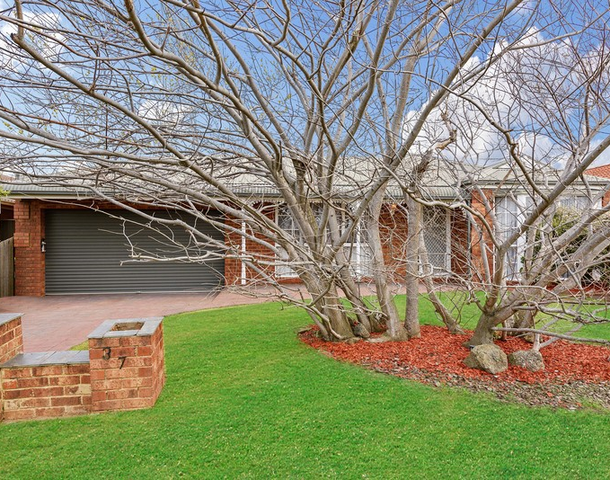 37 Truro Crescent, Keilor Lodge VIC 3038