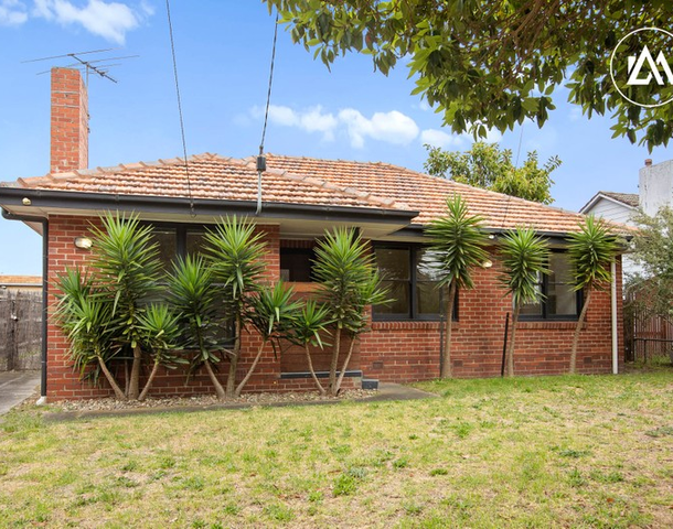 17 Pine Street, Frankston North VIC 3200