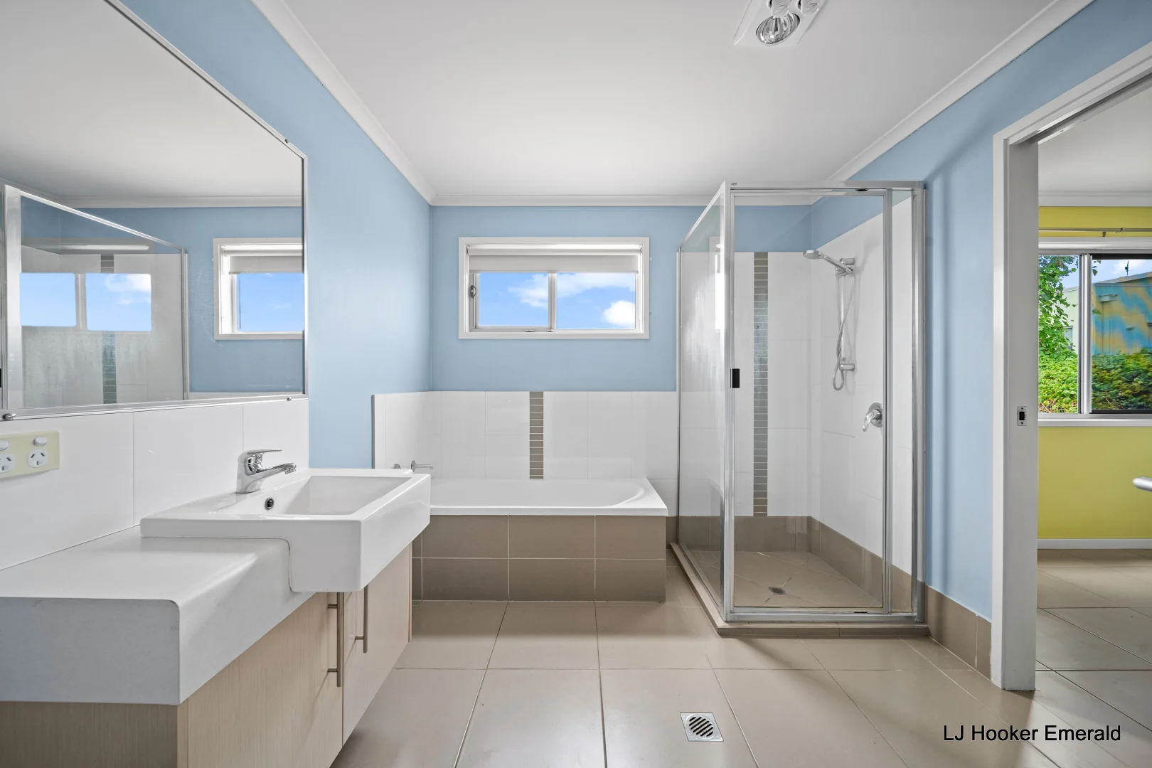 Additional image 11 of 10/15-17 Roberts Street, Emerald QLD 4720