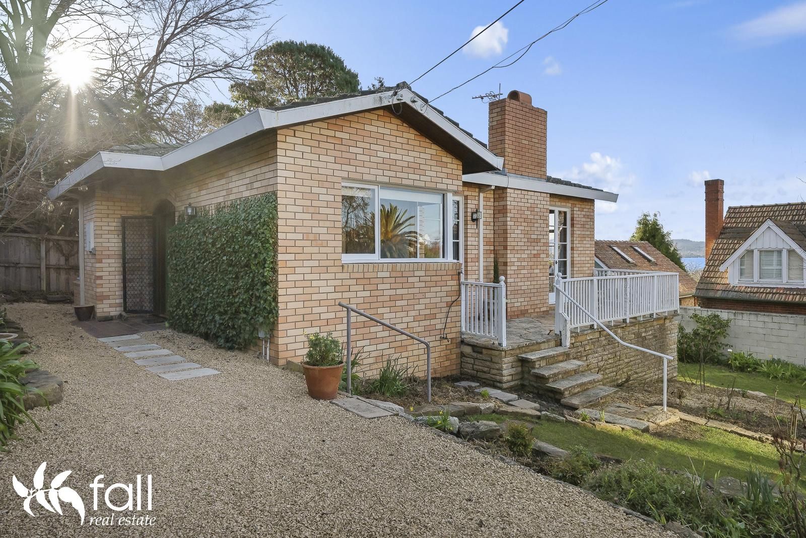 2 bedrooms House in 37a Derwentwater Avenue SANDY BAY TAS, 7005