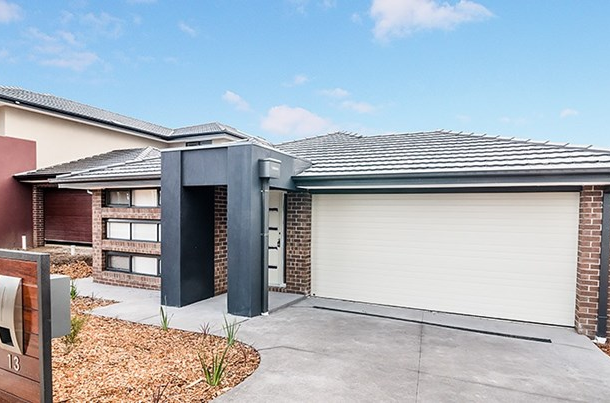 13 Shanahans Drive, Cranbourne North VIC 3977