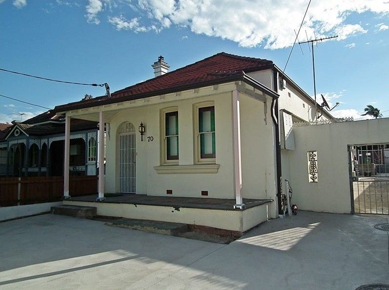 3 bedrooms House in 70 Railway Street ROCKDALE NSW, 2216