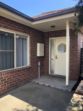 2 bedrooms Apartment / Unit / Flat in 2/312 Aberdeen Street MANIFOLD HEIGHTS VIC, 3218