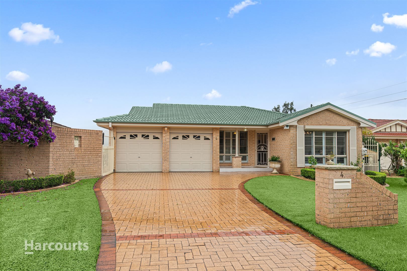 4 bedrooms House in 4 Ashburton Drive ALBION PARK NSW, 2527